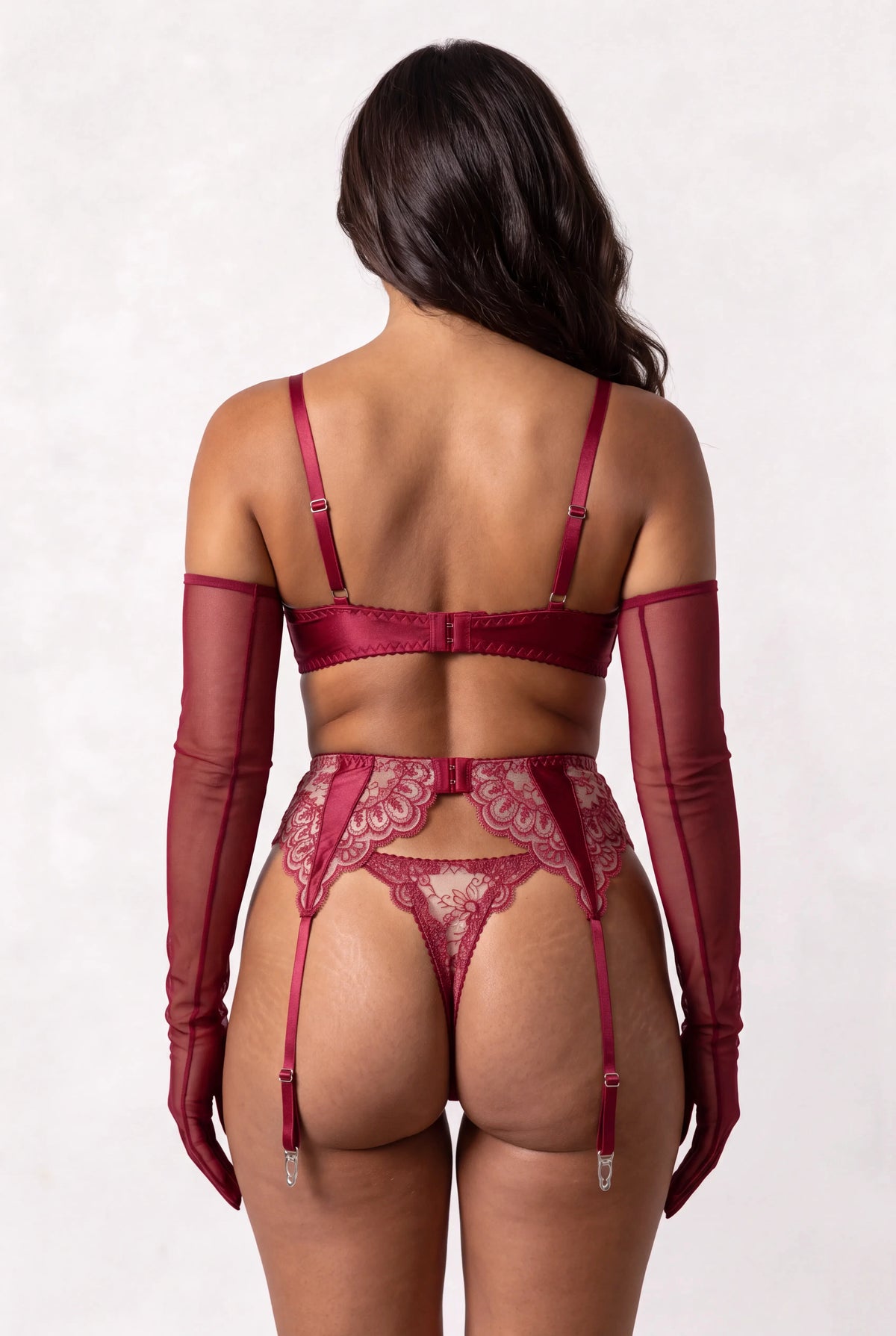 Ensemble lingerie pour femme trois pièces - EMBRACE Bordeaux